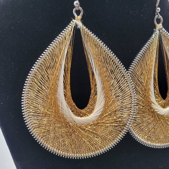 NWOT METALLIC THREAD TEARDROP EARRINGS - Picture 3 of 3